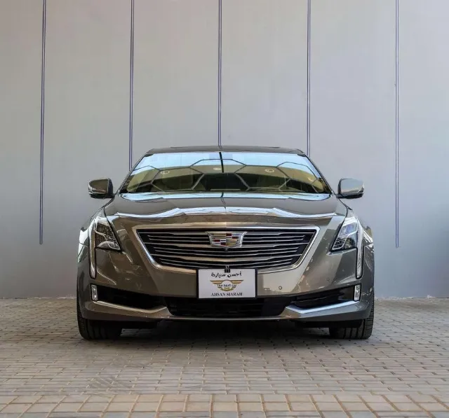 كاديلاك · سي تي 6 2017 للبيع في الرياض — ممشى 133,000 كم