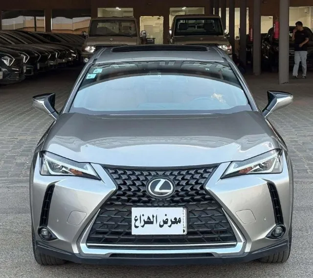 لكزس · يو اكس 2021 للبيع في الرس — ممشى 54,000 كم
