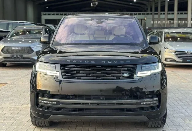 رينج روفر 2022 للبيع في الرياض — ممشى 80,000 كم
