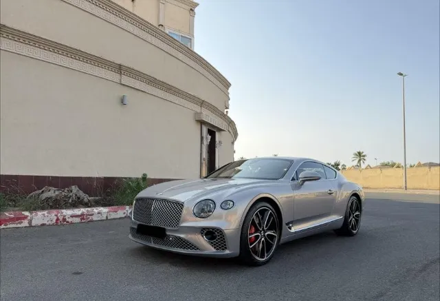 بنتلي · كونتيننتال 2019 للبيع في جدة — ممشى 74,000 كم