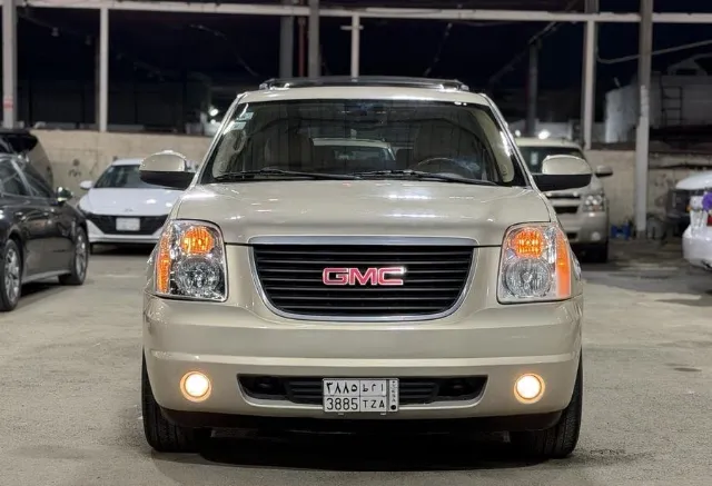 جمس يوكن 2009 للبيع في جدة — ممشى 245,000 كم