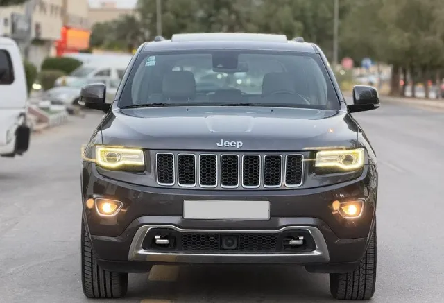 جيب · جراند شيروكي 2015 للبيع في الرياض — ممشى 210,000 كم