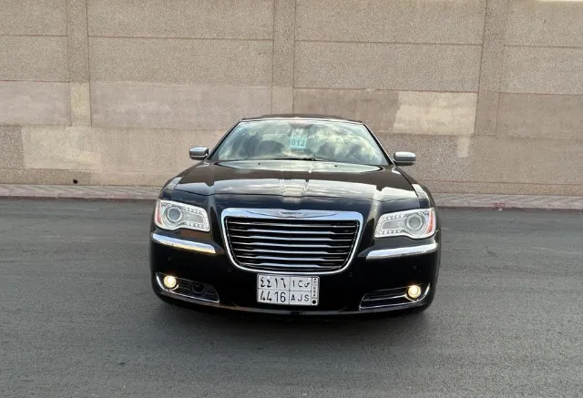 كرايسلر · 300 سي 2014 للبيع في الرياض — ممشى 337,000 كم