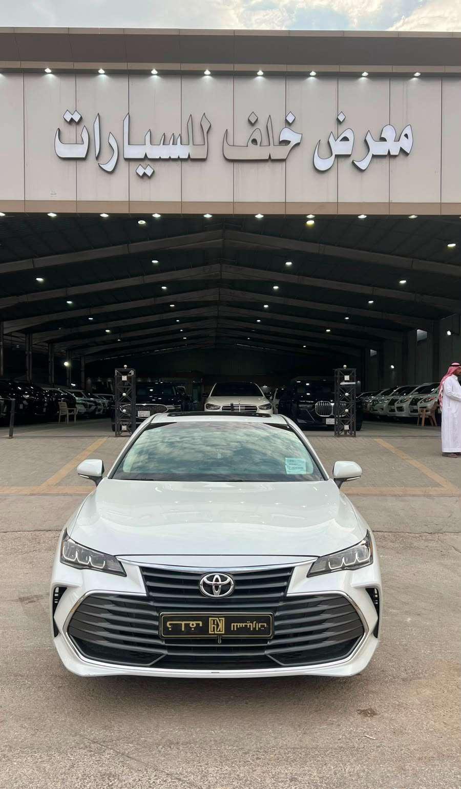 تويوتا افالون موديل 2022- معرض خلف للسيارات