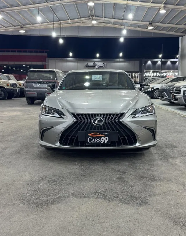 لكزس · اي اس STANDARD 2024 للبيع في الرياض — ممشى 185,000 كم