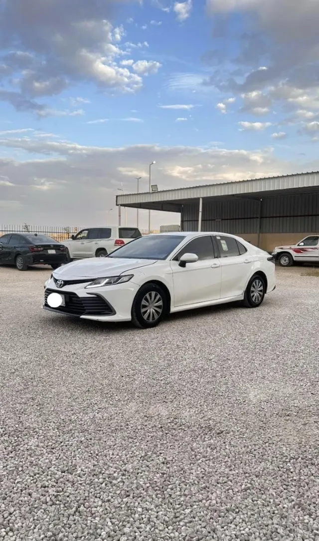 تويوتا · كامري STANDARD 2019 للبيع في الرياض — ممشى 220,000 كم