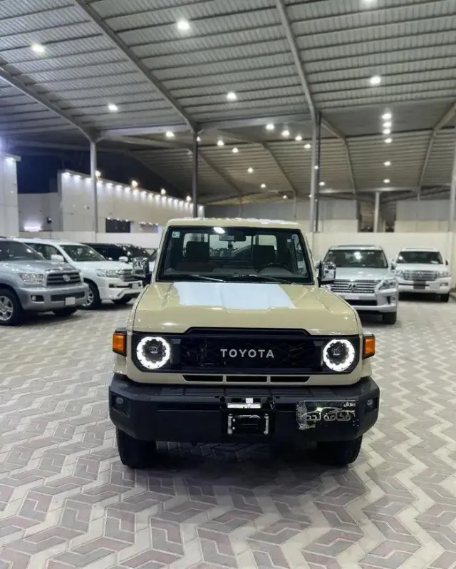 تويوتا · لاندكروزر 70 2024 للبيع في الرياض — ممشى 108,000 كم