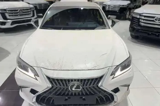 لكزس · اي اس 2025 للبيع في الرياض