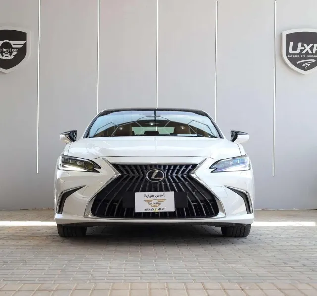 لكزس · اي اس 350 2025 للبيع في الرياض — ممشى 23,000 كم