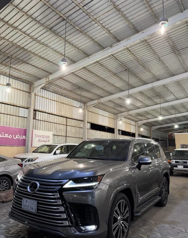 لكزس · ال اكس 600 2024 للبيع في جدة — ممشى 65,000 كم