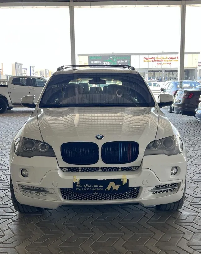 بي ام دبليو اكس 5 2007 للبيع في الرياض — ممشى 330,000 كم