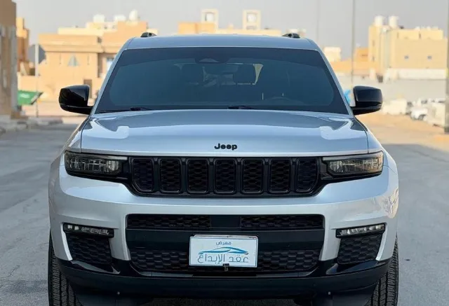 جيب جراند شيروكي 2022 للبيع في الرياض — ممشى 105,000 كم