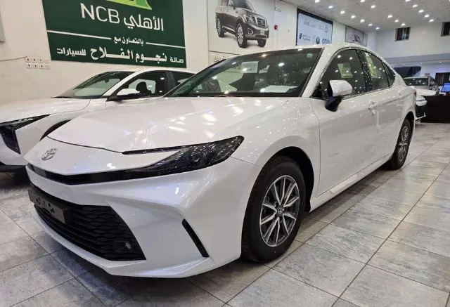 تويوتا · كامري STANDARD 2026 للبيع في أبها — ممشى 17 كم