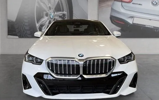 بي ام دبليو · الفئة الخامسة 2024 للبيع في الرياض — ممشى 20,500 كم