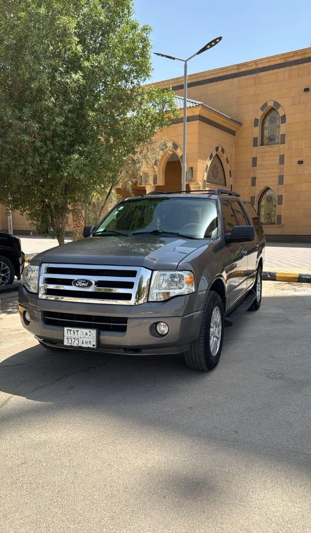 فورد · اكسبديشن 2014 للتنازل في الرياض — ممشى 125,000 كم