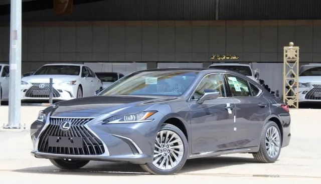 لكزس · اي اس 350 2025 للبيع في الرياض