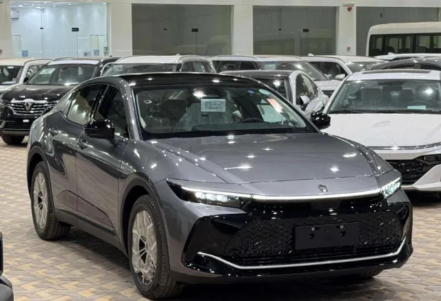 تويوتا · كراون 2026 للبيع في الرياض — ممشى 360 كم