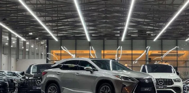 لكزس ار اكس 2018 للبيع في الرياض — ممشى 115,000 كم