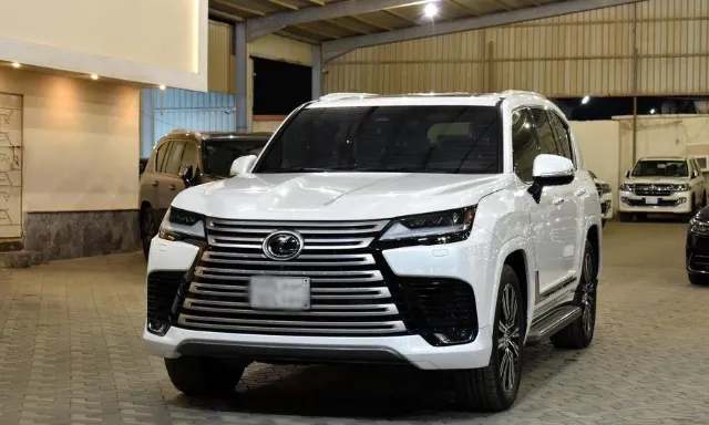 لكزس ال اكس 600 2026 للبيع في جدة — ممشى 15,000 كم