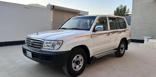 تويوتا · لاندكروزر 2003 للبيع في الرياض — ممشى 57,000 كم