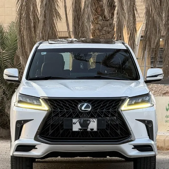 لكزس ال اكس 570 2019 للبيع في الرياض — ممشى 90,000 كم