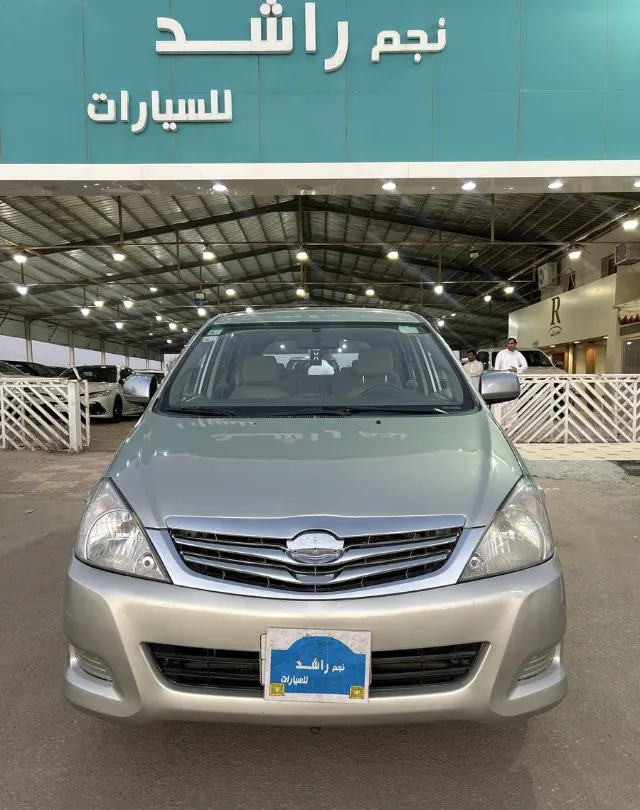 تويوتا · إنوفا 2011 للبيع في حفر الباطن — ممشى 427,000 كم