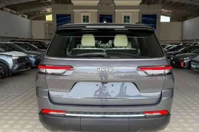 جيب · شيروكي STANDARD 2025 للبيع في جدة — ممشى 60,000 كم