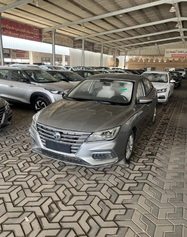 ام جي 5 STANDARD 2025 للبيع في الدمام — ممشى 1 كم