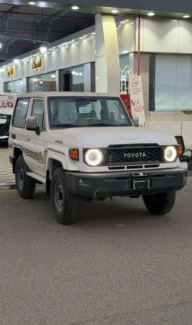 تويوتا · لاندكروزر 70 2025 للبيع في جازان — ممشى 0 كم