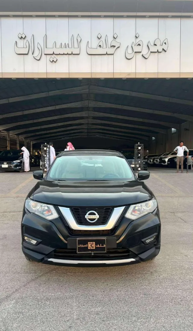 نيسان اكس تريل 2021 للبيع في الرياض — ممشى 373,000 كم