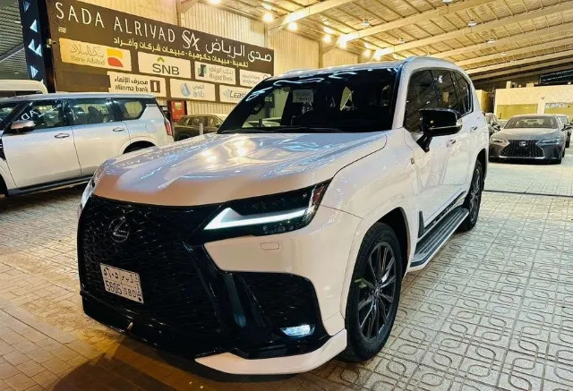لكزس · ال اكس 600 2025 للبيع في الرياض — ممشى 38,000 كم