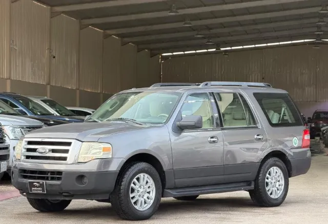 فورد · اكسبديشن STANDARD 2014 للبيع في الرياض — ممشى 380,000 كم