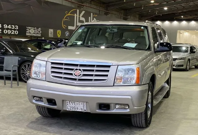 كاديلاك · اسكاليد 2005 للبيع في الرياض — ممشى 117,000 كم