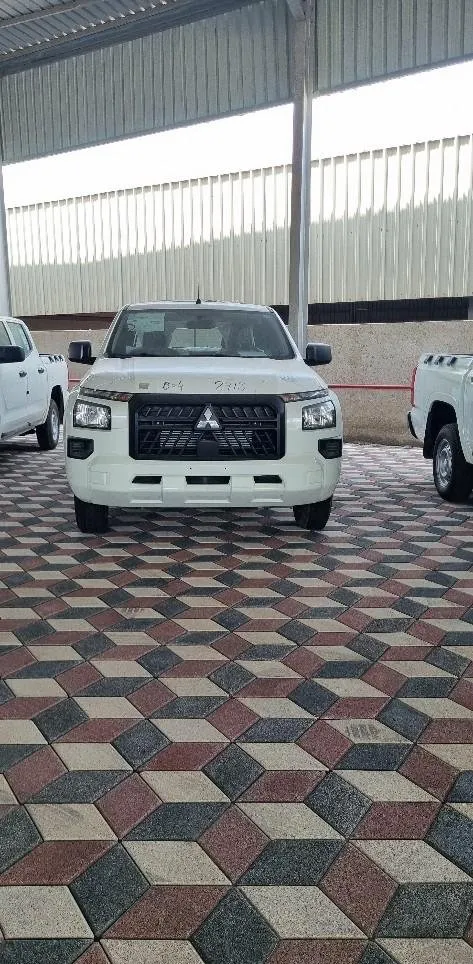ميتسوبيشي · ال 200 STANDARD 2025 للبيع في الأحساء — ممشى 0 كم