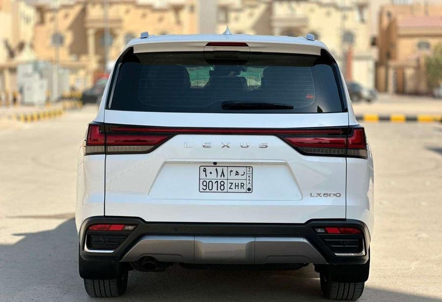 لكزس LX 600 BB موديل 2024 عداد 41 الف