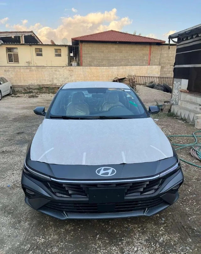هيونداي · النترا 2000 للبيع في أبها — ممشى 1 كم