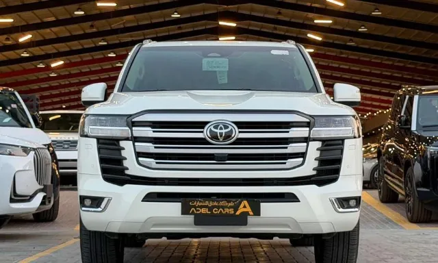تويوتا · لاندكروزر 2025 للبيع في الرياض — ممشى 5,000 كم