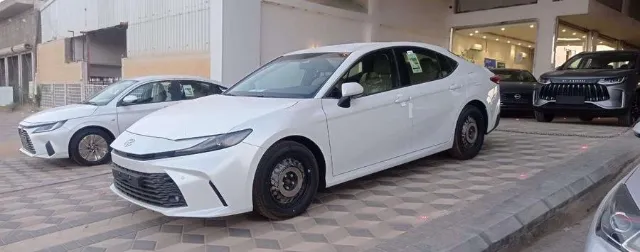 تويوتا · كامري STANDARD 2026 للبيع في سكاكا