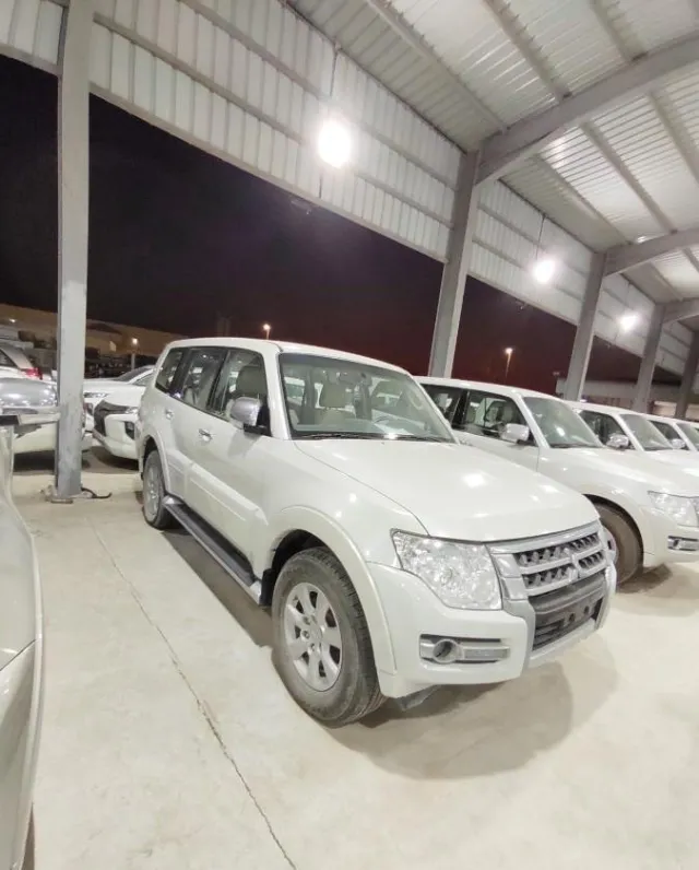 ميتسوبيشي · باجيرو STANDARD 2019 للبيع في الدمام — ممشى 130,000 كم