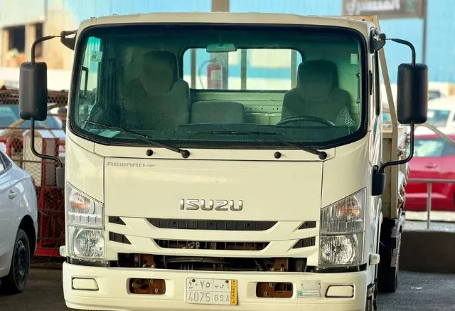 ايسوزو ان بي ار 2023 للبيع في جدة — ممشى 63,000 كم