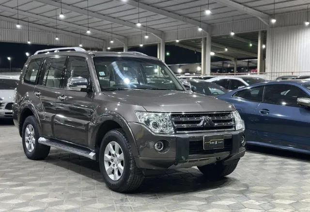 ميتسوبيشي باجيرو 2011 للبيع في جدة — ممشى 118,000 كم