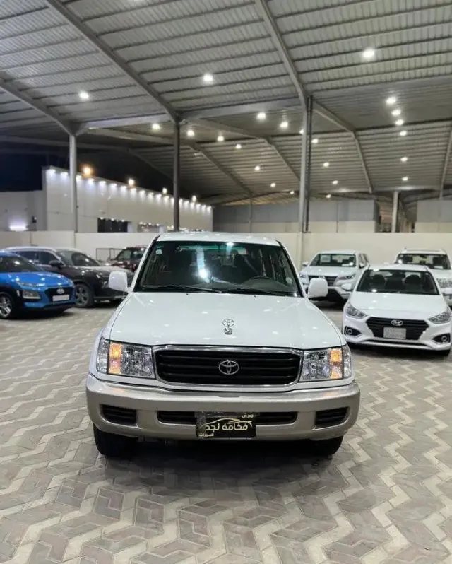 تويوتا · لاندكروزر 2002 للبيع في الرياض — ممشى 216,000 كم