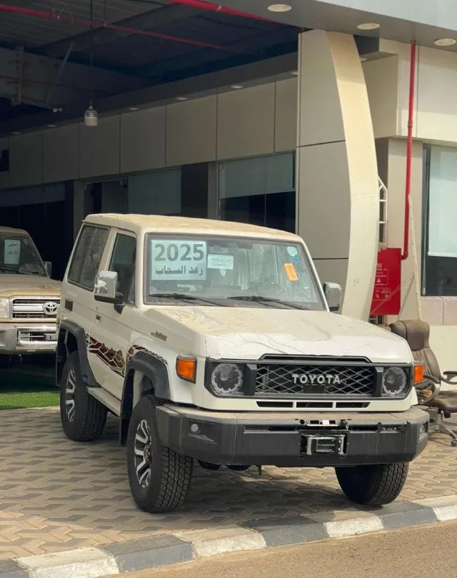 تويوتا · لاندكروزر 70 2025 للبيع في جازان — ممشى 2,000 كم
