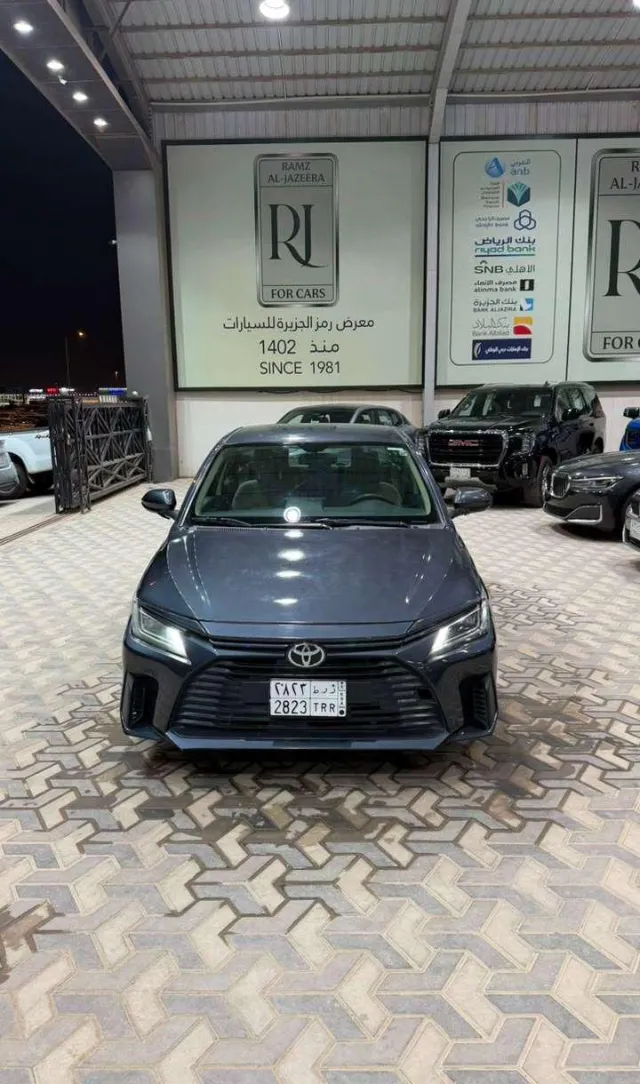 تويوتا · يارس 2023 للبيع في الرياض — ممشى 150,000 كم