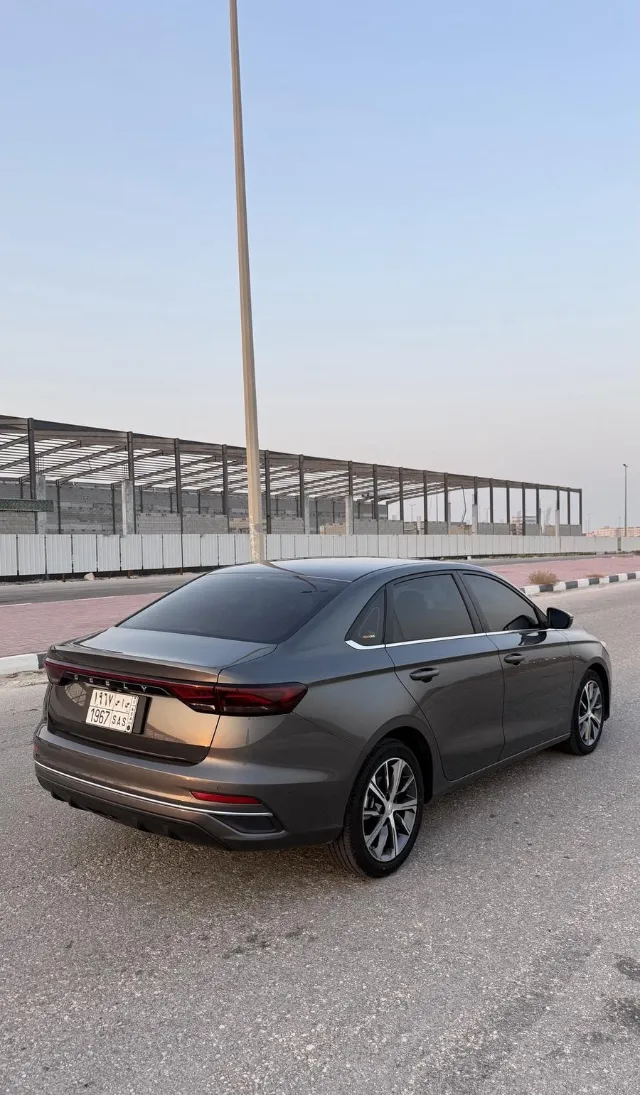 جيلي امجراند 2025 للبيع في الدمام — ممشى 26,000 كم