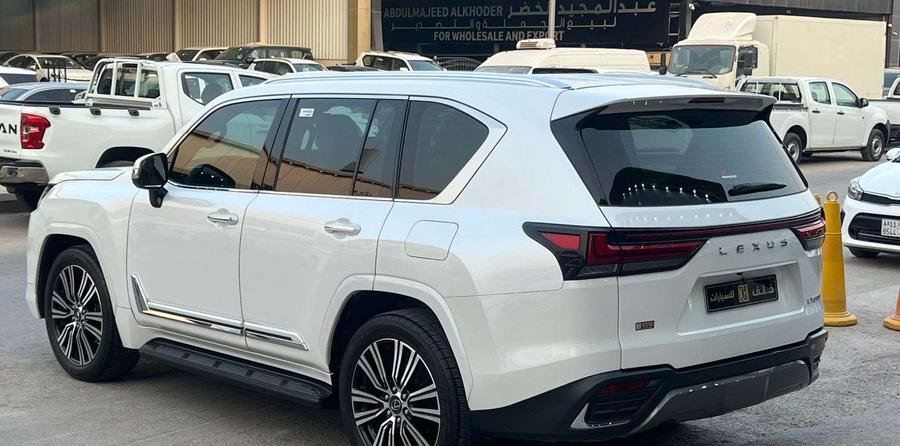 لكزس LX600 موديل 2024 - معرض خلف للسيارات