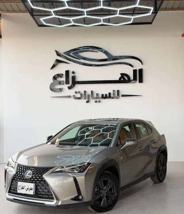 لكزس · يو اكس 2021 للبيع في الرس — ممشى 54,000 كم