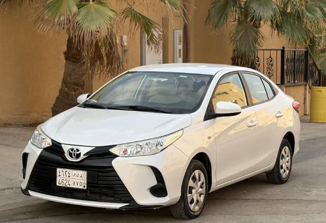 تويوتا · يارس 2021 للبيع في الرياض — ممشى 160,000 كم