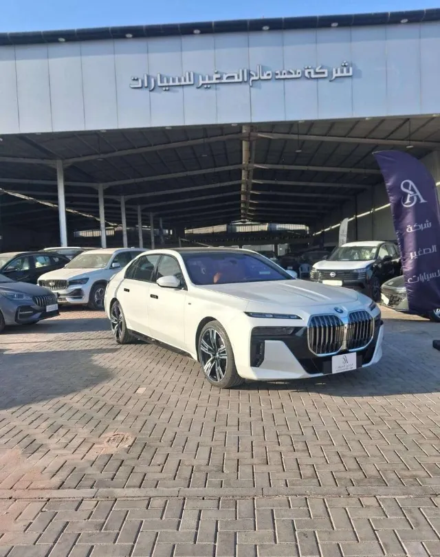 بي ام دبليو · الفئة السابعة 2026 للبيع في الرياض — ممشى 735 كم