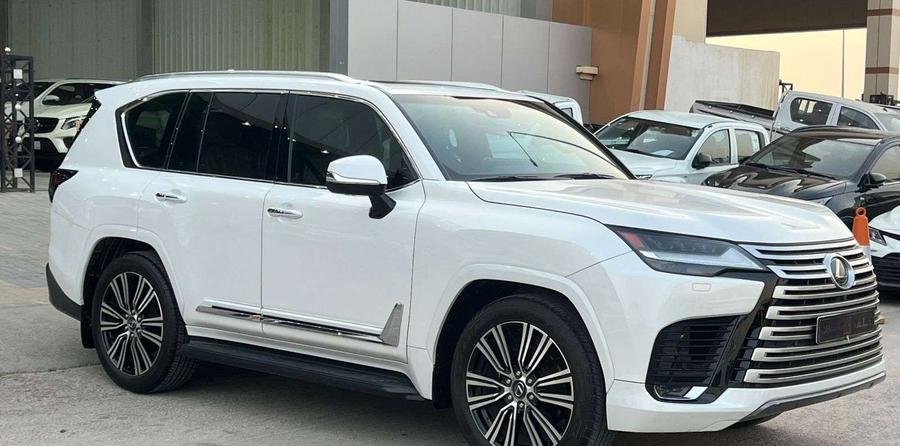 لكزس LX600 موديل 2024 - معرض خلف للسيارات
